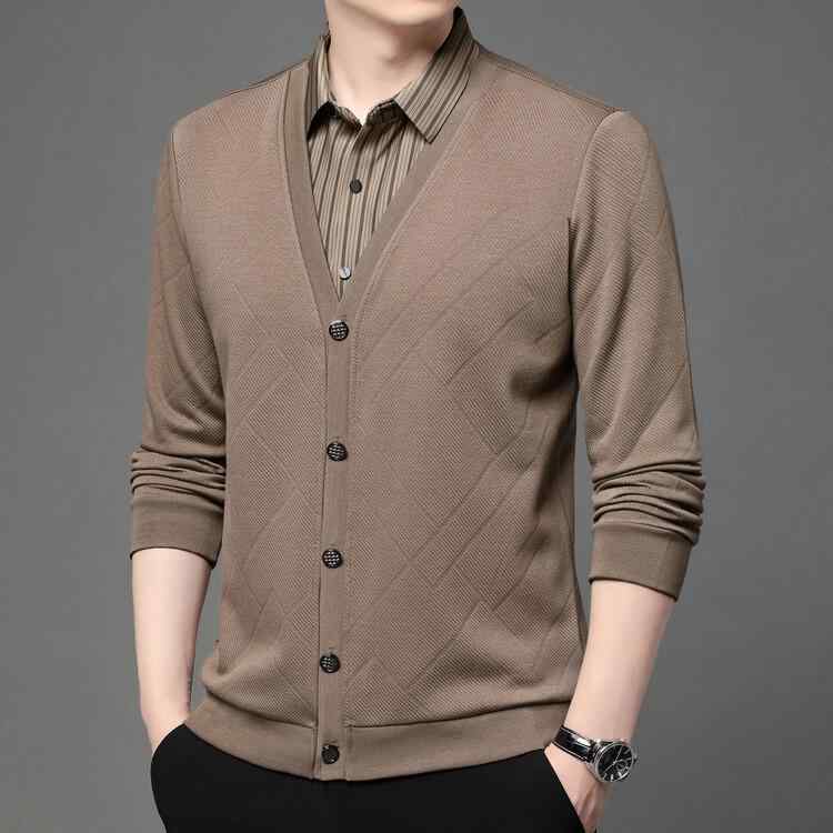 ニットカーディガン メンズ 男性用 紳士服 トップス シャツ襟 長袖 ポリエステル 前開き 無地 スリムフィット ミドルエイジ シニア向け ビジネス カジュアルウェア・カテゴリ: ニットカーディガン・スタイル: カーディガン・シルエット: スリム・襟の形: シャツカラー・袖丈: 長袖・・ディテール: ボタン・対象年齢: 成人・対象: メンズ・素材: 化学繊維混紡・主な素材: ポリエステル・シーン: カジュアル・色: カーキ.ダークグレー.ダークグリーン.ブラック・サイズ: M.L.XL.2XL.3XL.4XL・加工: 防しわ加工