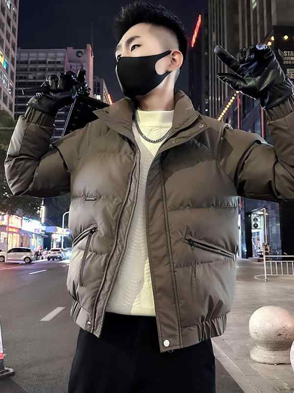 綿入りジャケット メンズ 韓国 中綿 ポリエステル 立襟 ブラック コーヒー色 防寒 秋冬 アウター・スタイル: 韓国・対象: 若者・種類: カーディガン・フィット: ゆったり・フロント: ジッパー・フード: なし・厚さ: 厚手・柄: 無地・素材: ポリエステル繊維・素材（混紡率）: ・裏地: ポリエステル繊維・シーン: デイリー・機能: 保温・ディテール: トップステッチ・ポケット: ジッパー付き・裾: ラウンド・着丈: レギュラー(50cm～65cm)・襟: スタンドカラー・色: ブラック.コーヒー・サイズ: M.L.XL.XXL.XXXL・対象年齢: 成人・対象性別: メンズ・カテゴリ: 綿入りジャケット/コート・中綿量: 100