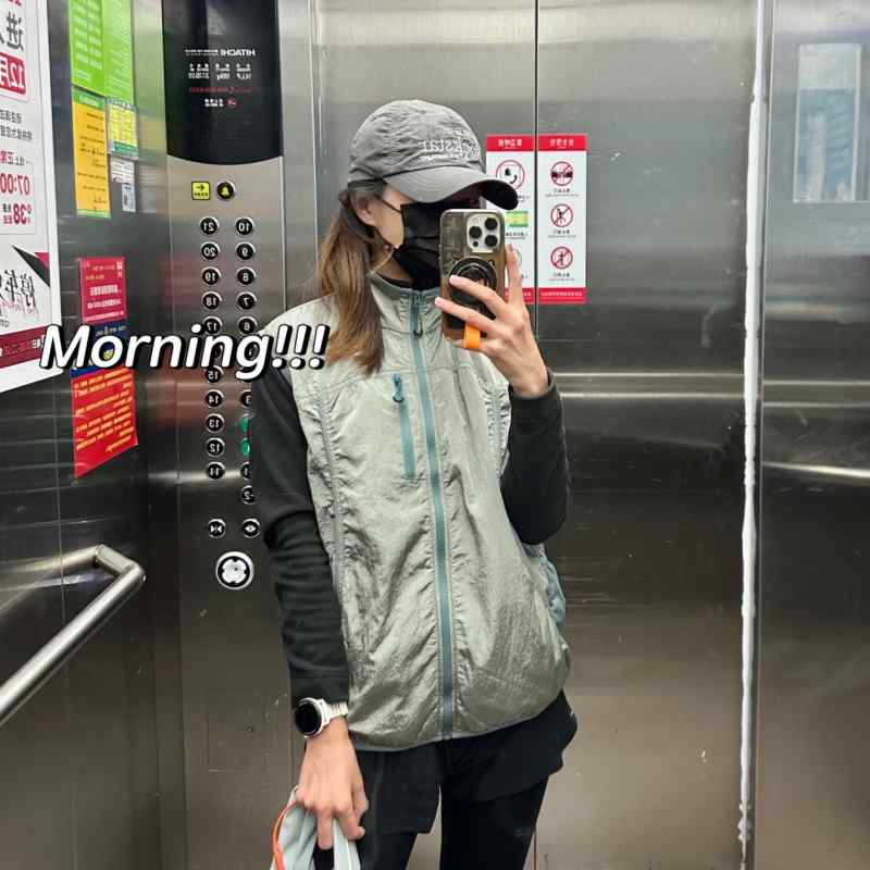 ベスト メンズ レディース アウトドア 山系 配色 切り替え 軽量 通気性 スポーツ 普段使い 青 ターコイ..