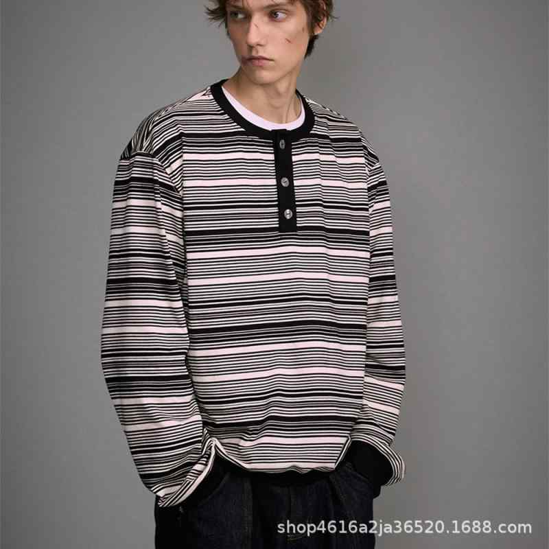 スウェット 男性用 ビッグシルエット プルオーバー ストライプ柄 ラウンドネック 長袖Tシャツ 10代 20代 コットン ゆったり 春秋 普段使い・カテゴリ: スウェット/トレーナー・スタイル: カジュアル・対象年齢: 成人・対象: 男性・サイズ展開: M, L, XL, XXL・メイン素材: 綿・素材割合: 81-90%・生地: 綿・柄: 無地・ネックライン: 襟付き・袖丈: 長袖・フィット: ルーズ・ディテール: プリント・ポケット: あり・色: 茶色ストライプ, 白黒ストライプ・重さ: 300-350g
