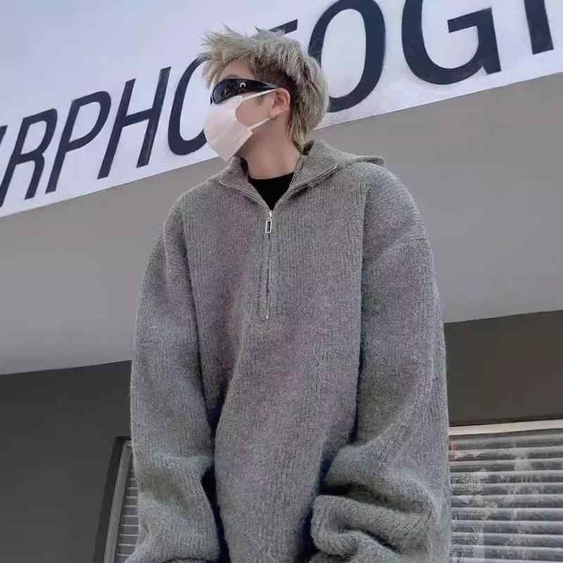 ニット メンズ ハーフジップ パーカー 秋冬物 ルーズ レトロ リブ裾 プルオーバー 日常着 普段使い トップス 長袖 黒 ブラック グレー キャメル ポリエステル・カテゴリ: ニット・スタイル: ストリート・タイプ: プルオーバー・フィット: ルーズ・襟の形: フード付き・袖丈: 長袖・・対象年齢: 18-24歳・素材: ポリエステル繊維・素材構成: ポリエステル・シーン: デイリー・対象: 青少年.成人.男性・カラー: ブラック.グレー.キャメル・サイズ: M.L.XL.XXL・加工: ノンアイロン