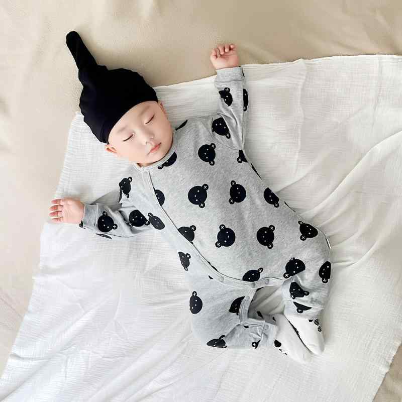 ベビー服 新生児 男女兼用 コットン カバーオール 春秋 長袖 ロンパース 帽子 ソックス付き ブラック ..