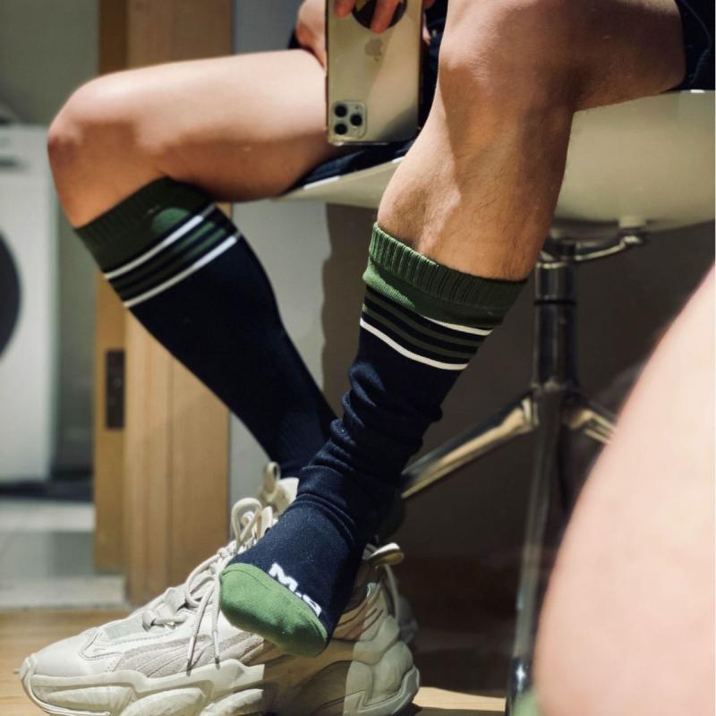 Outdoor Wear - 靴下 メンズ 男性用 縞模様柄 ハイソックス スポーツ ソックス 丈夫 汗吸収 黒系 カラフル おしゃれ カジュアル(x50)