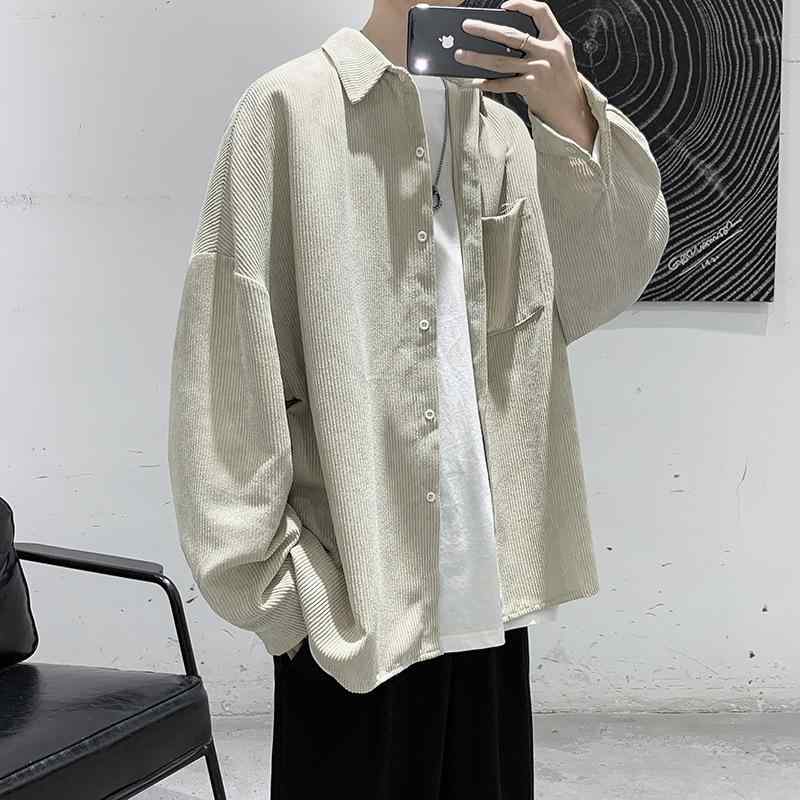 シャツ メンズ 男性用 コーデュロイ トップス 韓国 長袖 襟付き 無地 ゆったり 羽織り ライトアウター 黒 ブラック グレー コーヒー 杏色 秋冬・カテゴリ: シャツ・スタイル: ストリート・対象年齢: 成人・柄: 無地・袖丈: 長袖・襟: 襟付き・フィット: ゆったり・素材: ポリエステル・生地: コーデュロイ・色: ブラック.ダークグレー.コーヒー.ベージュ・サイズ: M.L.XL.XXL.XXXL・特徴: ポケット・シーズン: 秋