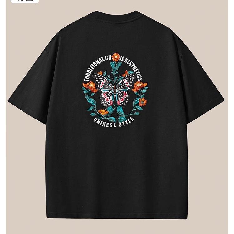 Tシャツ メンズ 男性用 半袖 中国風 バタフライ 蝶 刺繍 コットン 綿 クルーネック 丸首 ゆったり ビッグシルエット ブラック 黒 ホワイト 白・スタイル: 国潮・素材: 綿・対象: 若者・タイプ: プルオーバー・ネックライン: クルーネック・袖丈: 半袖・フード: なし・・シーズン: 夏・誤差範囲: 1～3cm・生地: 精梳綿・シーン: カジュアル・ディテール: ベーシッククルーネック・プリントテーマ: 中国文化・技法: 刺繡・カラー: ブラック.ホワイト・サイズ: M.L.XL.XXL.XXXL・袖のタイプ: レギュラー・重量: 約 約260g・対象年齢: 成人・対象性別: 男性・カテゴリ: Tシャツ/タンクトップ・柄: 蝶の刺繍・フィット: ゆったり