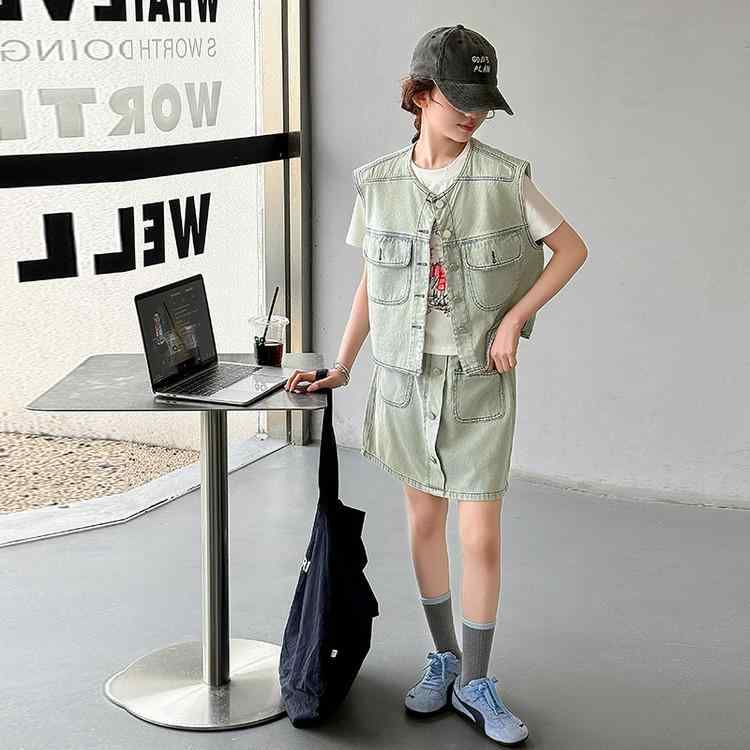 楽天LINEAR shop子供服 女の子 デニムセットアップ 夏 デニムベスト デニムスカート 2点セット 薄手 中大童 120cm 130cm 140cm 150cm 160cm 170cm 綿80％ 普段着 通学着（x2）