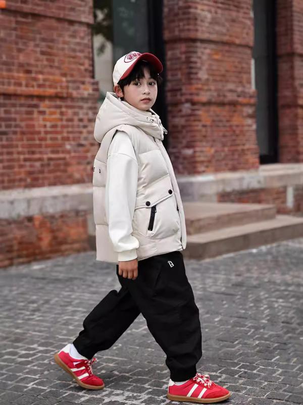 子供用ダウンベスト 中綿ベスト 男の子 女の子 中綿 白ダウン フェザー 厚手 フード付き 防寒着 アウター 秋冬 120cm 130cm 140cm 150cm 160cm