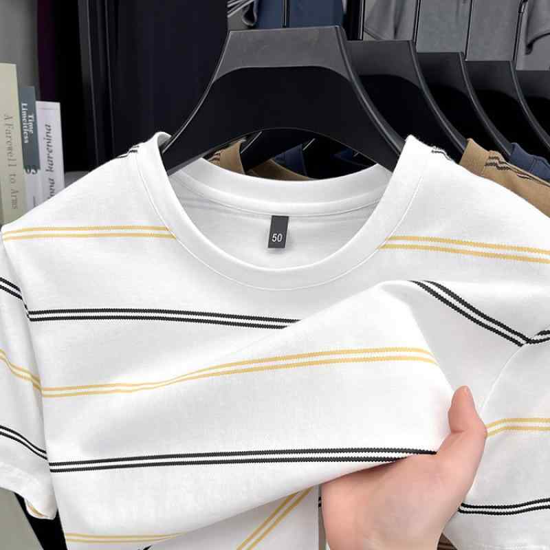 Tシャツ メンズ 男性用 半袖 丸首 ストライプ柄 コットン 混紡 宽松 薄手 トップス 汗染み防止 通気性 吸湿性 ホワイト ブラック カーキ ネイビー グレー・スタイル: スポーツカジュアル・主な素材: 綿・柄: ストライプ・フィット: ルーズ・対象: 若者・ネックライン: ラウンドネック・袖丈: 半袖・厚さ: 薄手・素材: 綿・加工: 刺繍・カラー: ホワイト.ブラック.カーキ.ネイビー.ダークグレー・サイズ: M.L.XL.2XL.3XL.4XL・袖のタイプ: レギュラー・重さ: 約180g～250g・機能: 通気性.吸湿性.速乾性.高さ色落ち防止・対象年齢: 大人・対象性別: メンズ・カテゴリ: Tシャツ