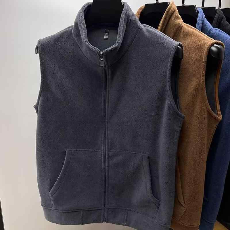 ベスト 男性用 裏起毛 フリース 厚手 ノースリーブ トップス スタンドカラー 無地 ジップアップ ジャケット 秋冬 防寒 普段使い レジャー アウトドア ブラック ブルー ダークグレー・カテゴリ: メンズベスト・スタイル: 韓国・フィットタイプ: ルーズ・種類: カーディガン・ネックライン: スタンドカラー・フロント: ジッパー・フード: なし・厚さ: 厚手・柄: 無地・素材: ポリエステル・対象年齢層: 成人・対象: メンズ・カラー: ブラック, ブルー, ダークグレー・サイズ展開: M, L, XL, XXL, XXXL, 4XL, 5XL