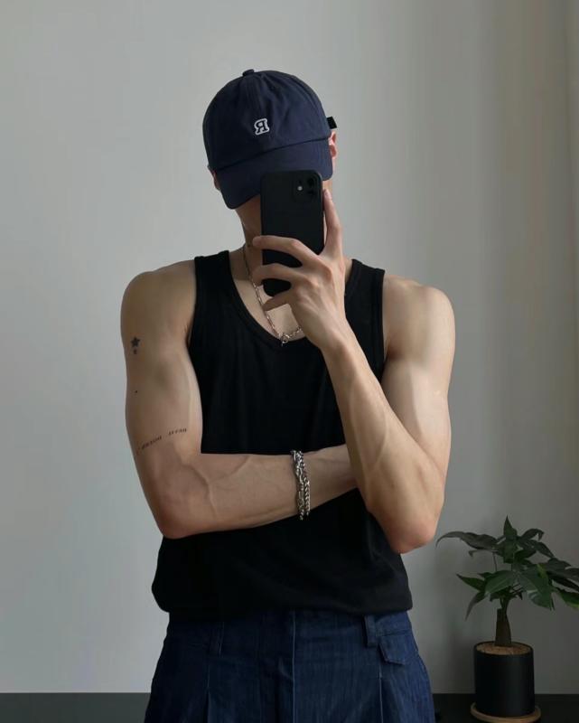 タンクトップ 男女兼用 リブ編み 亜麻 無地 ルームウェア インナーシャツ 白 ホワイト グレー グレー 黒 ブラック 春夏・版型: ゆったり・柄: 無地・主な素材: 麻・生地: コーデュロイ・シーン: デイリー・スタイル: 向け・裾のデザイン: 布裾・カラー: ホワイト.ライトグレー.ダークグレー.ブラック・サイズ: M.L.XL.2XL