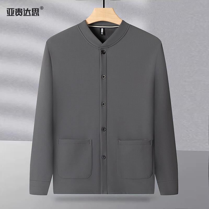 ジャケット 男性用 向け 裏起毛 厚手 防寒 アウター コットン混紡 無地 長袖 ポケット付き カジュアル 普段使い 秋冬 深グレー 紺色 カーキ・素材機能: 耐摩耗性.防風性.防汚性.高堅牢度・カテゴリ: ジャケット・スタイル: ベーシック・対象年齢: 35歳以上.・襟の形: スタンドカラー・フィット: ゆったり・フロント: シングルブレスト・フード: なし・厚さ: 厚手・柄: 無地・誤差範囲: 1-3cm・生地名: 綿混紡・主生地の組成: ポリエステル繊維 (91-95%)・裏地構成: ポリエステル繊維・シーン: カジュアル・デザイン詳細: ポケット装飾・裾のデザイン: ストレートヘム・着丈: レギュラー・ポケットスタイル: 立体パッチポケット・着用方法: アウター・袖丈: 長袖・色: ダークグレー.ネイビー.アーミーグリーン・サイズ: M.L.XL.XXL.3XL・袖のタイプ: レギュラー・対象: 大人.男性