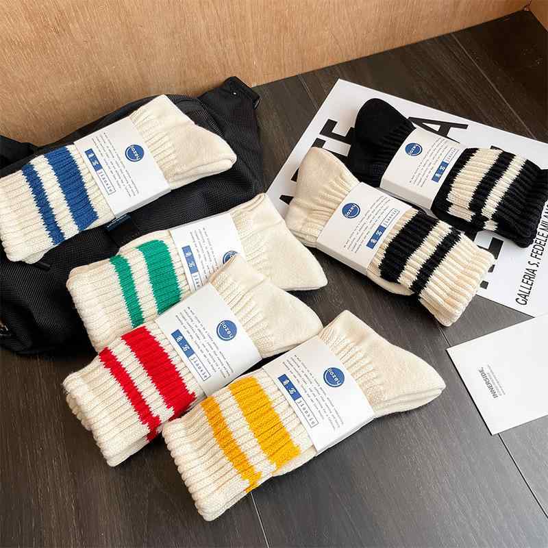 靴下 男性用 リブ編み コットン混 ソックス 秋冬 厚手 防寒 あったか カジュアル 滑り止め 吸汗 ストライプ 中筒 白 黒 緑 青 赤 黄・素材: 綿・機能: 防滑.吸汗.防摩擦・柄: ストライプ/格子柄・対象: 男女兼用・対象年齢: 18～40歳・丈: ミドル丈・針数: 144N・タイプ: カジュアル・カラー: 白.黒.緑.青.赤.黄・サイズ: フリーサイズ(3383.28～4114.8cm)・主素材の含有量: 80～90%・製法: シングルニードル