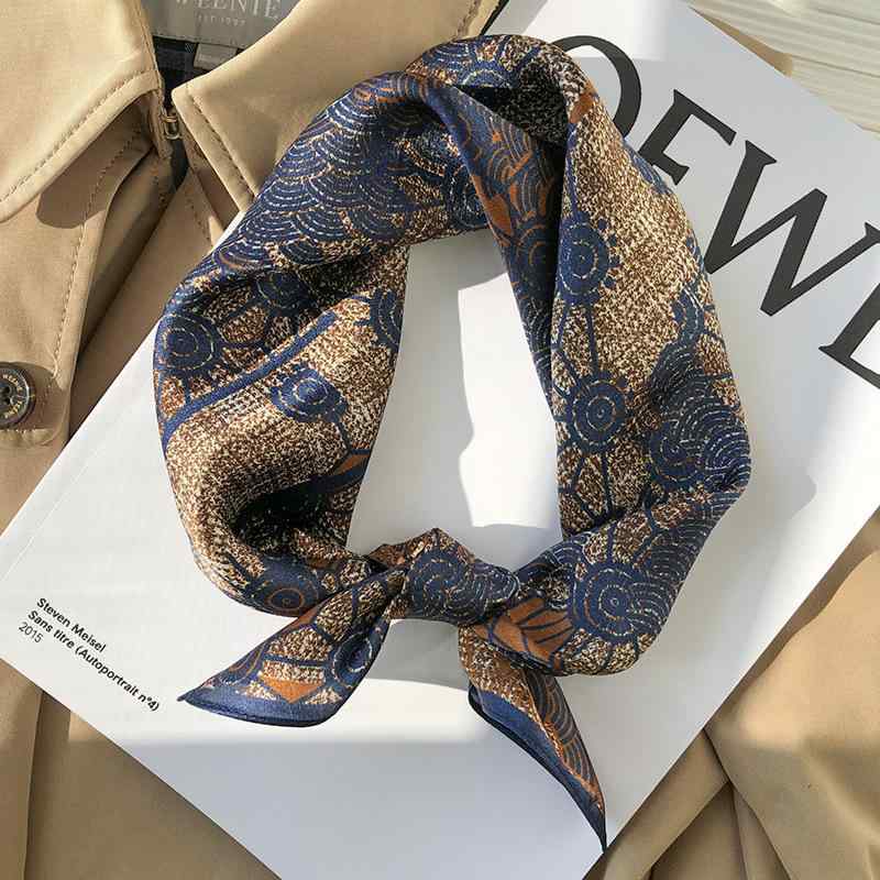 スカーフ メンズ スカーフ 正方形 絹 ハンカチ バンダナ ストール ブルー 青 春秋 オールシーズン ペイ..