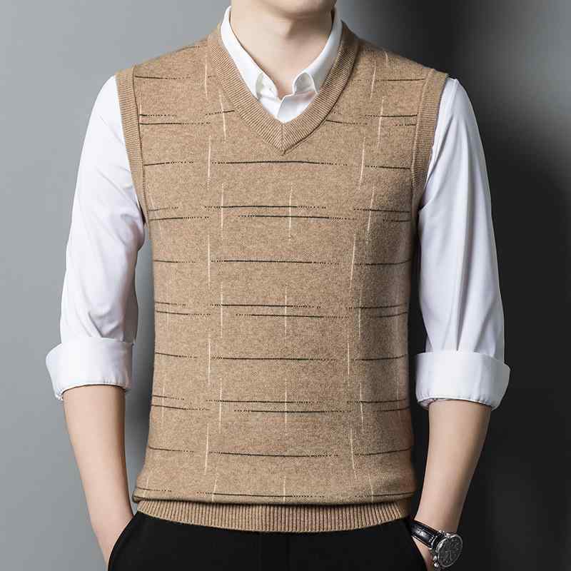 ニットベスト メンズ Vネック ウール混紡 羊毛混紡 ノースリーブ トップス セーター カットソー リブ裾 カジュアル・カテゴリ: ニット・スタイル: ベーシック・デザイン: プルオーバー・フィット: ルーズ・ネックライン: Vネック・袖丈: ノースリーブ・・対象年齢: 成人・対象: ミドルエイジ・素材: 化繊混紡・素材（%）: 羊毛1.4.アクリル42.ポリエステル37.3.ナイロン19.3・色: カーキ.グリーン.ネイビー.ダークグレー.レッド・サイズ: M.L.XL.2XL.3XL.4XL・シーン: カジュアル・仕上げ: アイロン不要・対象性別: 男性