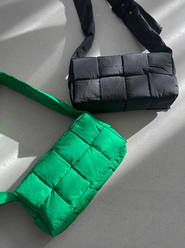 メンズ 斜めがけバッグ ナイロン 大容量 編み込み ショルダーバッグ 枕型 鞄 カジュアル 旅行 通勤 無..