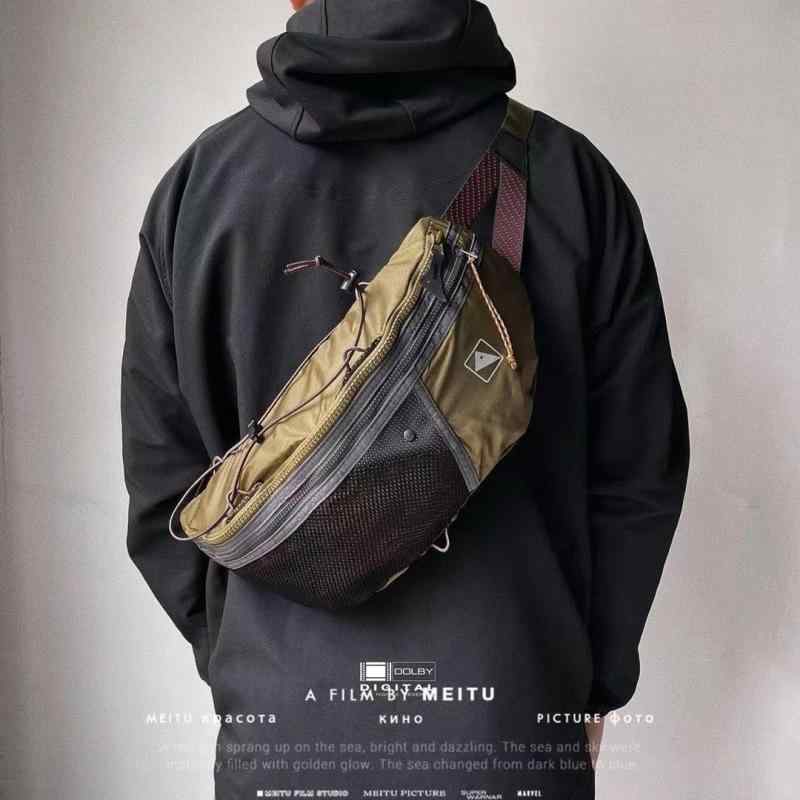 ボディバッグ 男性用 大容量 撥水 斜め掛け ショルダーバッグ スポーツ アウトドア 旅行 鞄 カバン・スタイル: 都市ミニマル・素材: ナイロン・機能: 通気性・柄: 無地・流行要素: ステッチ・裏地: ナイロン・カラー: ブラック.アーミーグリーン.グレー.ライトグリーン・収納可能PCサイズ: 20cm・対象: メンズ・カテゴリ: メンズボディバッグ