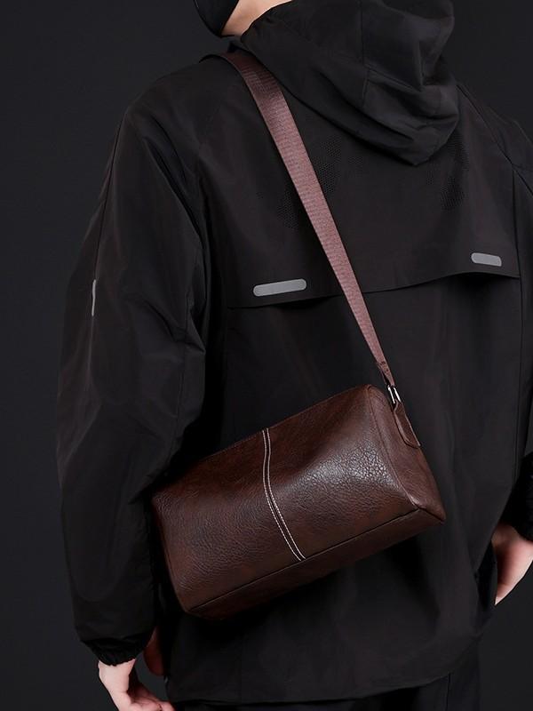 メンズ ショルダーバッグ 紳士 斜めがけ バッグ 軽量 PUレザー 筒型 枕型 普段使い 通勤 ブラック ダー..