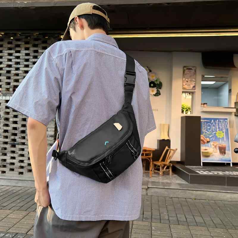 ボディバッグ 男性用 2way ショルダーバッグ 鞄 カバン ナイロン 無地 ブラック スポーティ カジュアル・スタイル: 跨境風潮・素材: ナイロン・裏地: ポリエステル・柄: 無地・カラー: ブラック・対象: メンズ・カテゴリ: メンズショルダーバッグ・特徴: 車縫線