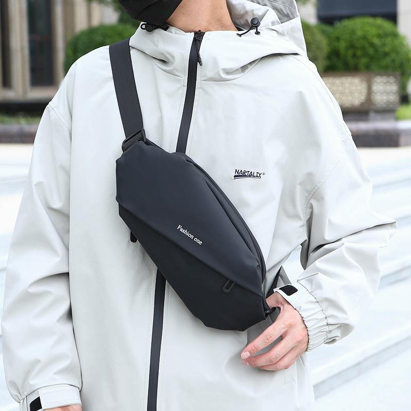 ボディバッグ 男性用 撥水 ウエストバッグ 無地 ポリエステル スポーツ アウトドア...