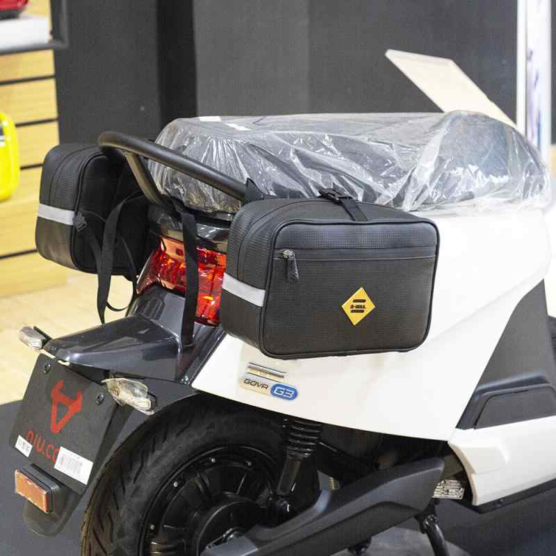 バイク サイドバッグ オートバイ リアバッグ 3L PUレザー 収納 防水 大容量 貨物 底部 バッグ 汎用(x2)