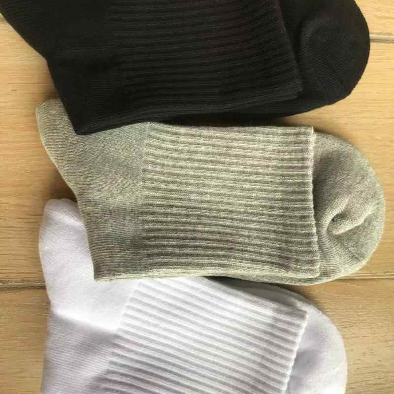 3個セット靴下 メンズ 男性用 中筒丈 コットン パイル地 リブ編み ソックス 防臭 吸汗 通気 快適 伸縮性 ホワイト グレー ブラック 秋冬・カテゴリ: カジュアルソックス・素材: 綿・柄: 無地・対象: 男性・対象年齢: 若者 (18...