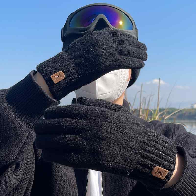 手袋 男性用 ニット手袋 秋冬用 スマートフォン対応 防寒 暖かい グローブ 分指 浅灰 カーキ ブラック 紺output: ・機能: 保温・型番: 3332XT・スタイル: 指あり手袋.百搭.通勤・カラー: ライトグレー.アーミーグリーン.ブラック.ダークブルー・サイズ: フリーサイズ・シーズン: 冬・素材: アクリル・カテゴリ: 保温手袋・流行の要素: なし・加工技術: -