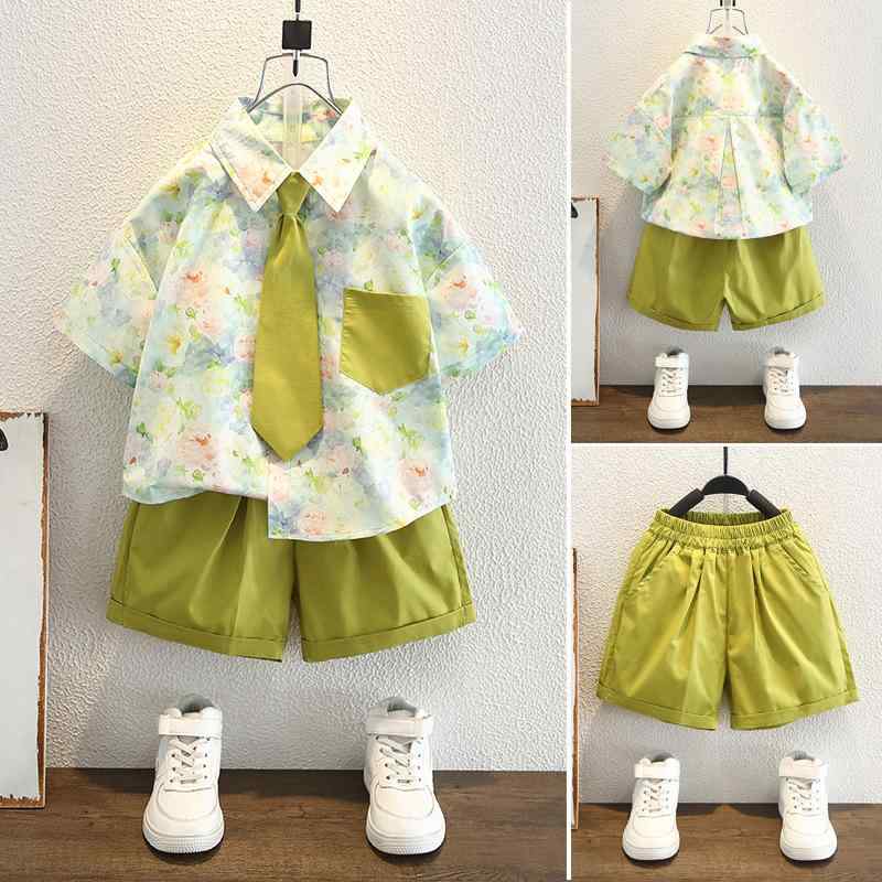 子供用シャツ 半袖 短パン 上下セット 男の子 花柄 コットン混紡 韓国 薄手 夏 2点セット 90cm 100cm 110cm 120cm 130cm 140cm 150cm グリーン・対象: 男の子・スタイル: 韓国・セット内容: トップス.ボトムス・アイテム数: 2点・対象年齢: 3～8歳・シーズン: 夏・袖丈: 半袖・フード: なし・パンツ丈: 短パン・生地加工: 柔らか加工・厚さ: 薄手・柄: 花柄・実写画像: モデルなし・要素: スポーツ.セットアップ.・生地名: 綿混紡・主素材: 綿・主素材混率: 70%・等級: B・留め具: シングルボタン・カラー: グリーン・対応身長: 90cm, 100cm, 110cm, 120cm, 130cm, 140cm, 150cm・製品カテゴリ: 子供用セットアップ