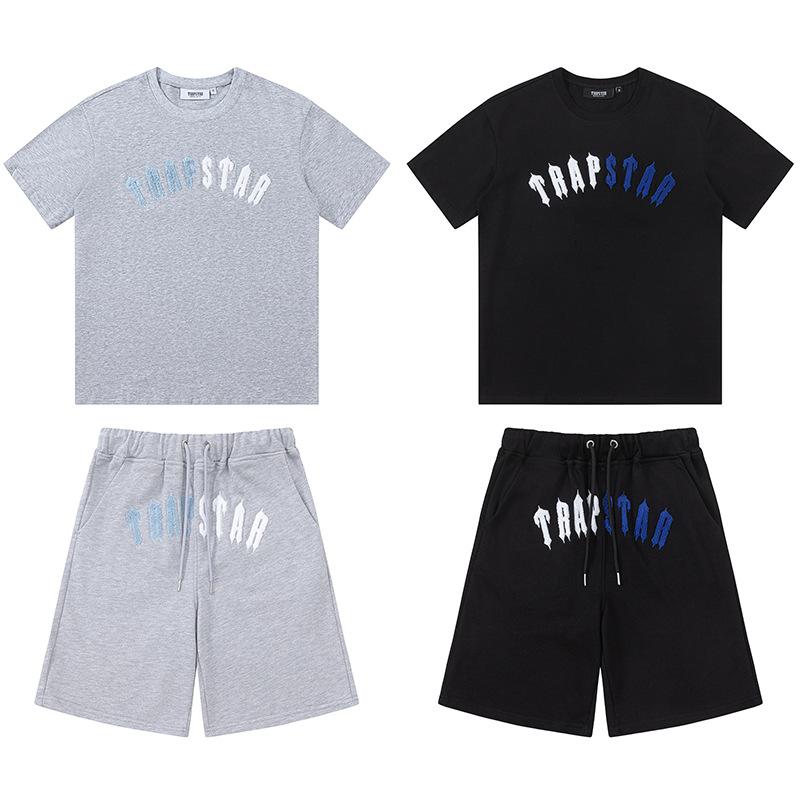 Tシャツ &amp; 短パン メンズ ルームウェア 上下セット コットン 刺しゅう ロゴ 接触冷感 半袖 ショーツ 部屋着 春夏 グレー &amp; ブラック・項目: スタイル・値: ベーシック・項目: 素材・値: 綿95%・項目: 対象・値: 青少年.成人.男性・項目: フィット・値: ルーズ・項目: ネックライン・値: クルーネック・項目: 袖丈・値: 半袖・項目: 厚さ・値: 普通・項目: 柄・値: 文字・項目: ディテール・値: パッチ・項目: プリント・値: おしゃれ・項目: 技法・値: 刺繍・項目: カラー・値: グレー(半袖/短パン), ブラック(半袖/短パン)・項目: サイズ・値: S, M, L, XL・項目: 重さ・値: 約180-250g・項目: カテゴリ・値: Tシャツ