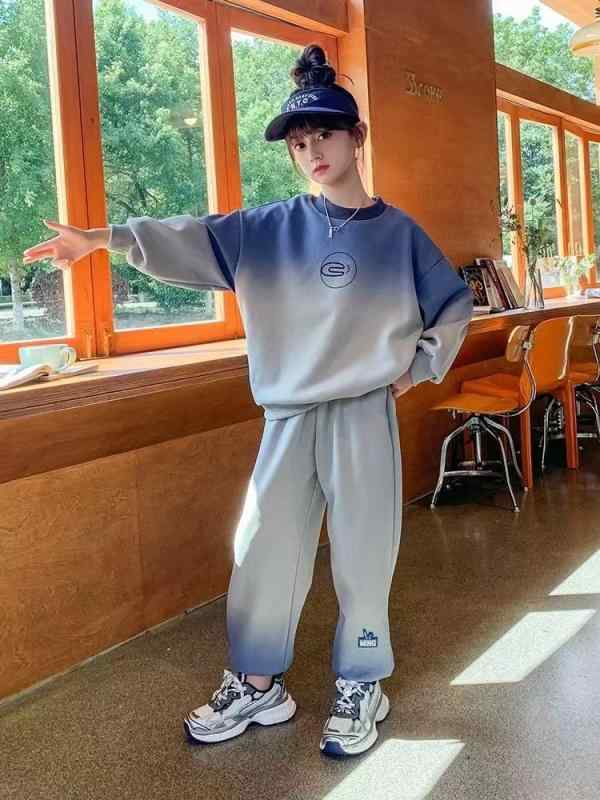 子供用ジャージ 上下セット ガールズ スウェット 長袖トップス パンツ スポーティ カジュアルスタイル 通園 通学 運動着 綿 秋