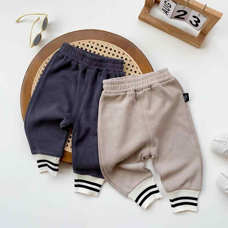 ベビーパンツ ロングパンツ 幼児 男女兼用 コットン リブニット スポーツパンツ スウェットパンツ カジュアルパンツ 春秋冬 防寒 73CM 80cm 90cm 100cm 110cm グレー カーキ・スタイル: ベーシック・生地: 綿・素材: 綿95%・パンツ丈: 長ズボン・対象: 男女兼用.ベビー・キッズ(1～3歳.80～100cm)・シーズン: 春.秋.冬・柄: 無地・画像: 実物・在庫: 有り・要素: ・レベル: A・針数: 12～14針/3cm・ウエスト: миди・前立て: ゴム・色: グレー.カーキ (春秋モデル.裏起毛モデル)・対応身長: 73cm.80cm.90cm.100cm.110cm・カテゴリ: 子供用パンツ