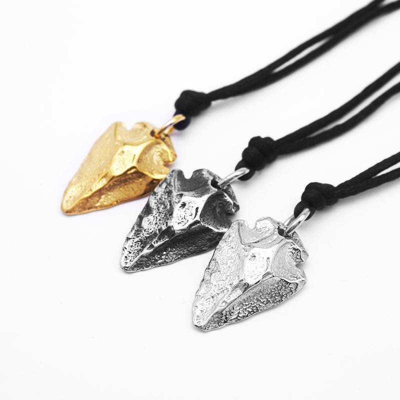 ネックレス メンズ チタン鋼 ペンダント レトロ パンク風 ステンレス 幾何学模様 トライアングル ブラック シルバー ゴールド スタイリ..