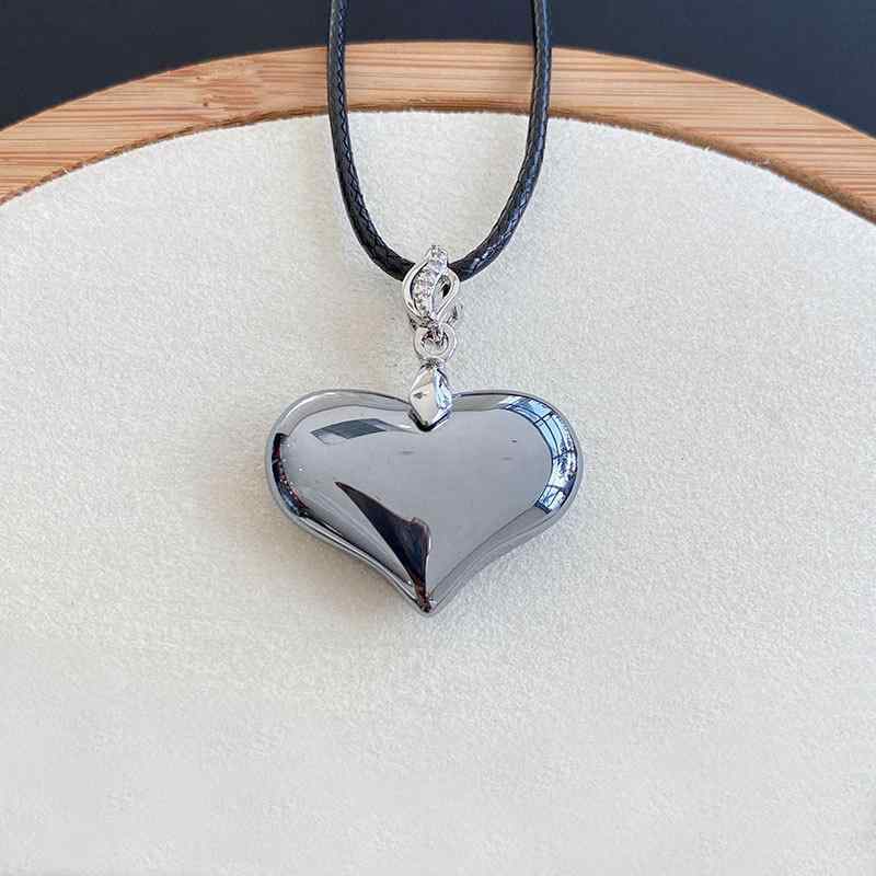 ネックレス レディース メンズ 太赫兹鉱石 ペンダントトップ 多結晶シリコン 心型 鎖骨チェーン 個性派 アクセサリー・素材: 水晶・形状: ハート・加工: 研磨・種類: テラヘルツ鉱石・対象: 全ての・カラー: テラヘルツ・付属品: ペン...