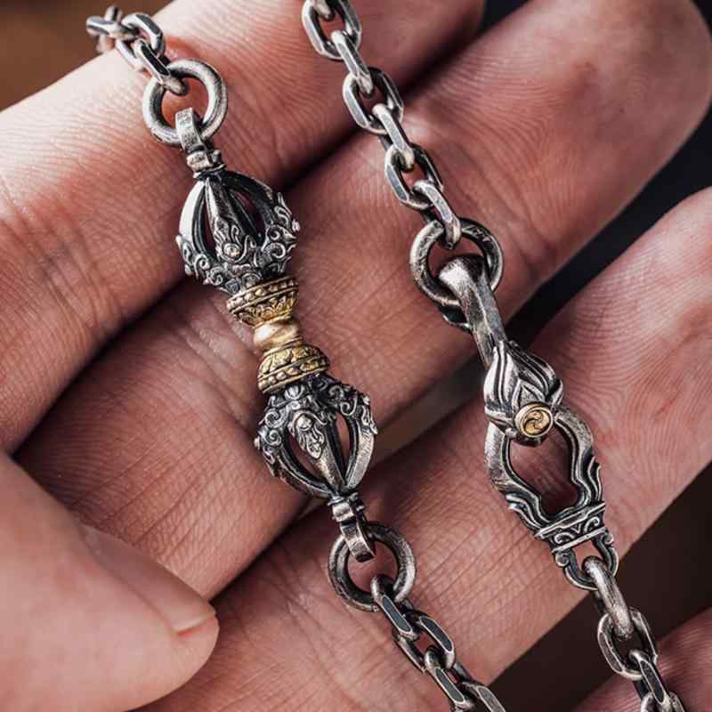 ネックレス メンズ レディース 金剛杵 仏具 お守り ペンダント 泰銀 レトロ エスニック 十字チェーン 菱形 ドロップ 幾何学 新中式 文芸復古 アクセサリー・素材: 銅・処理: 電気メッキ・デザイン: 菱形.水滴形.幾何学・チェーンタイ...