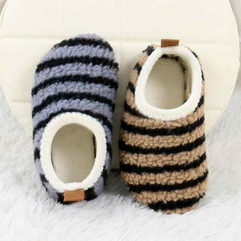 靴下 キッズ 秋冬 ルームシューズ 滑り止め 子供 床暖房対応 ソックス 室内履き 厚手 タオル生地 幼児 小学生 男の子 女の子 防寒 暖かい かわいい ボーダー柄