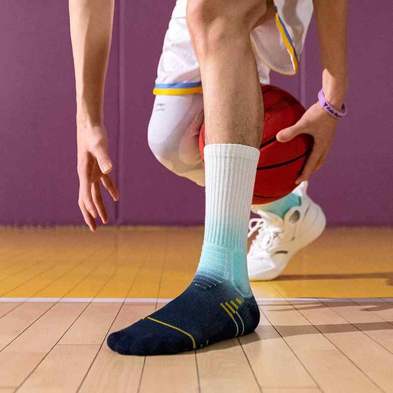 靴下 メンズ 男性用 スポーツソックス 中高筒 段階的色合い パイル地 吸汗 摩擦防止 バスケットボール アウトドア 登山 秋冬