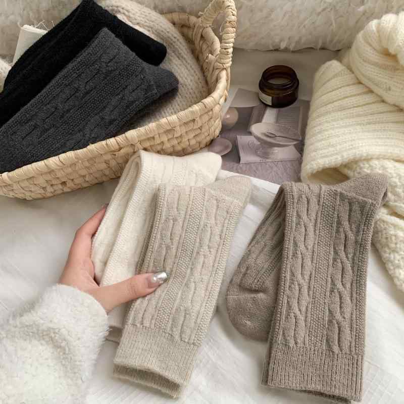 靴下 レディース 秋冬 あったか 厚手 無地 かわいい ミドル丈 ソックス アクリル やわらか 冷え対策 カ..