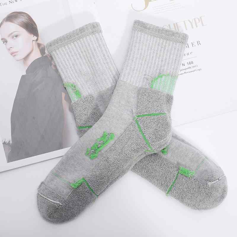 靴下 メンズ スポーツ ソックス ランニング 吸汗 通気性 厚手 男性用 エリート スポーツ 黒 白 グレー 綿(x3)