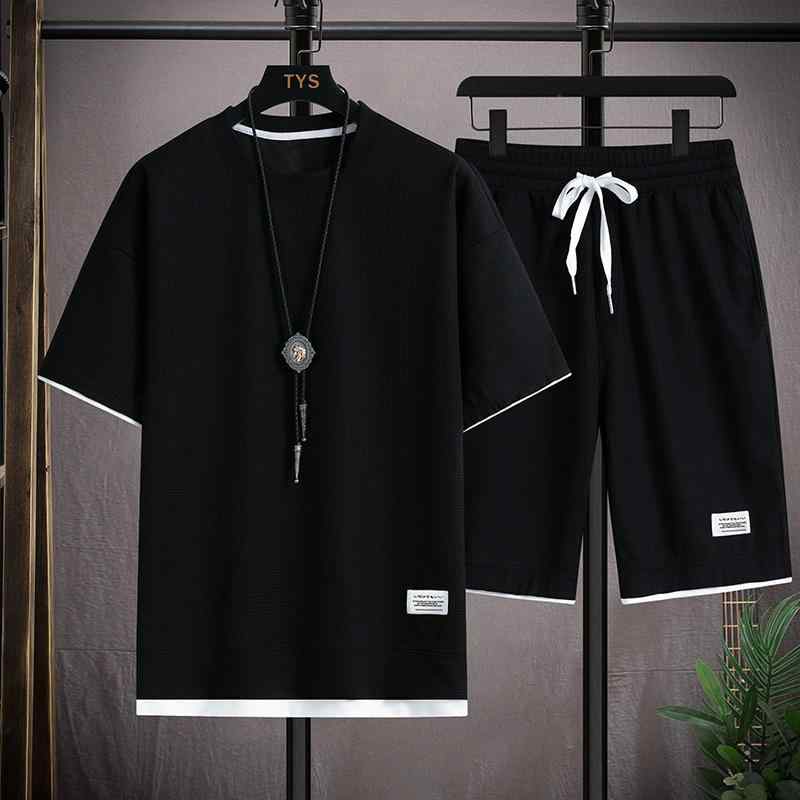 スポーツウェア メンズ 半袖 Tシャツ ショートパンツ 上下セット 夏 薄手 接触冷感 部屋着 ルームウェア アウトドア 普段使い ブラック系・スタイル: 中性・厚さ: 薄手・パンツ丈: 短パン・トップス: Tシャツ・袖丈: 半袖・フード: なし・対象年齢: 18-24歳・生地: ミルク・主な素材: ポリエステル・シーン: カジュアル・在庫: あり・カラー: ブラック.カーキ.ダークグレー.トープ.ホワイト.グリーン.ブルー.オレンジレッド.アプリコット・サイズ: M.L.XL.XXL.XXXL・カテゴリー: メンズカジュアルセットアップ