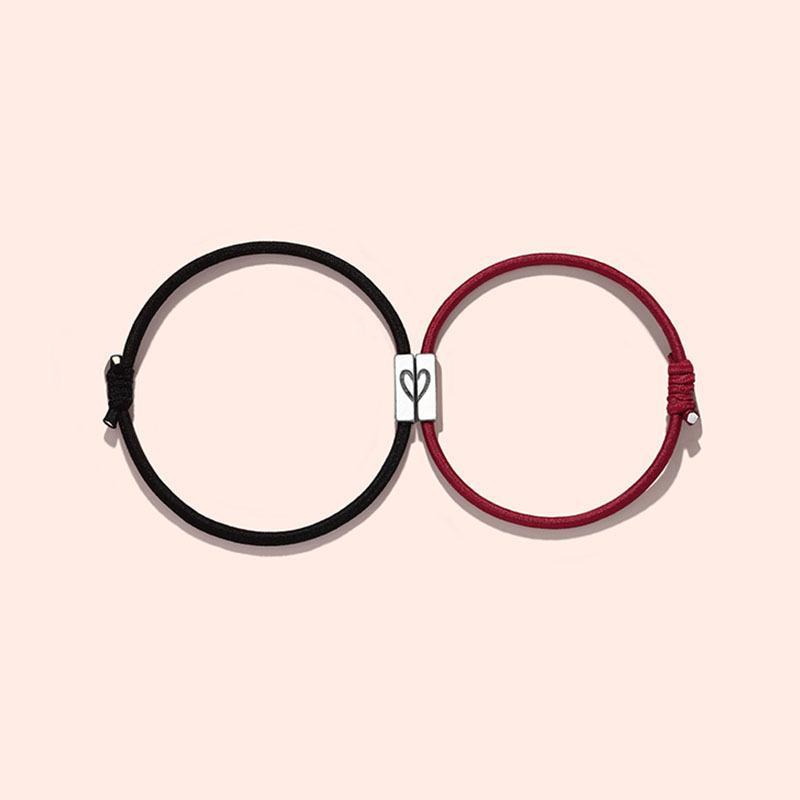 ブレスレット ペア レザー インス風 腕輪 ヘアゴム 髪留め 男性用 女性用 黒 赤 ブラック レッド 電気..