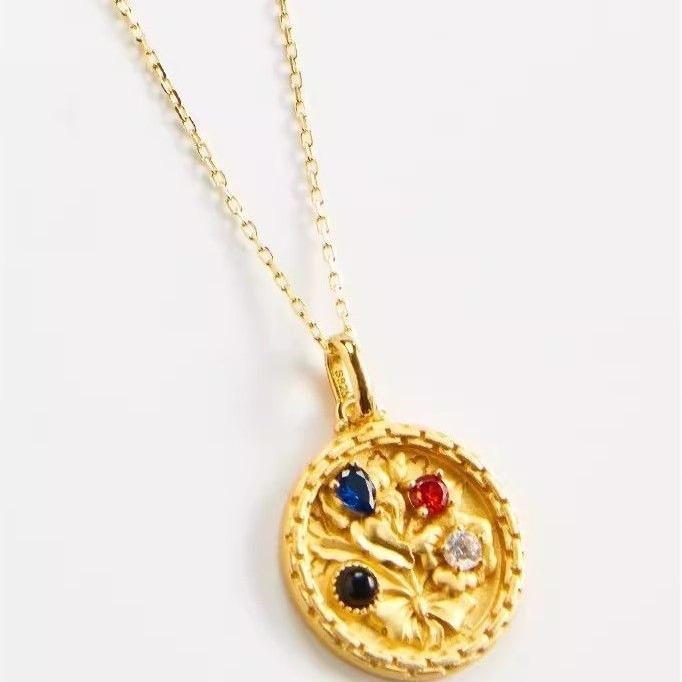 ネックレス レディース 彩り ジルコニア 花 ペンダント 幾何学模様 チョーカー エレガント 電気メッキ加工 ゴールドカラー 上品 アクセサリー