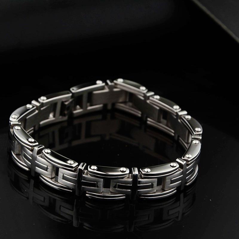 ブレスレット 男性用 チタン鋼 幾何学模様 クロス 十字架 腕飾り シルバー リンクチェーン 普段使い パーティー アクセサリー