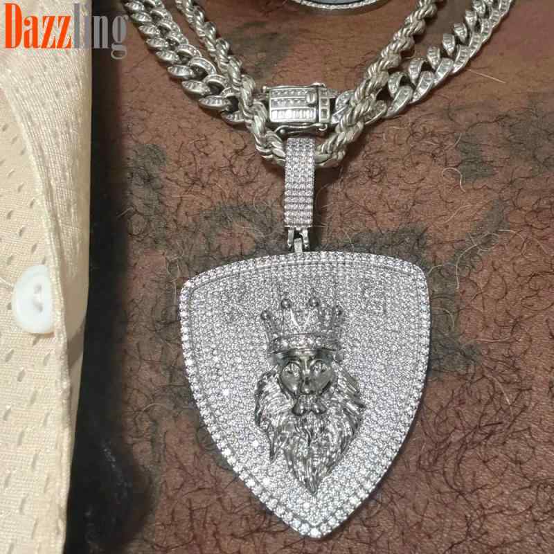 ネックレス メンズ 男性用 ライオン モチーフ ペンダント 盾型 ジルコニア 銅製 麻花チェーン 61cm 70cm ヒップホップ ストリート 個性的 シルバー シルバー ゴールド ゴールド