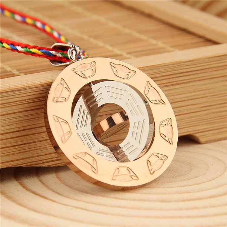 ネックレス メンズ レディース チタン鋼製 回転式 陰陽魚 八卦太極図 ペンダント レトロ 幾何学模様 アクセサリー 誕生日 記念日