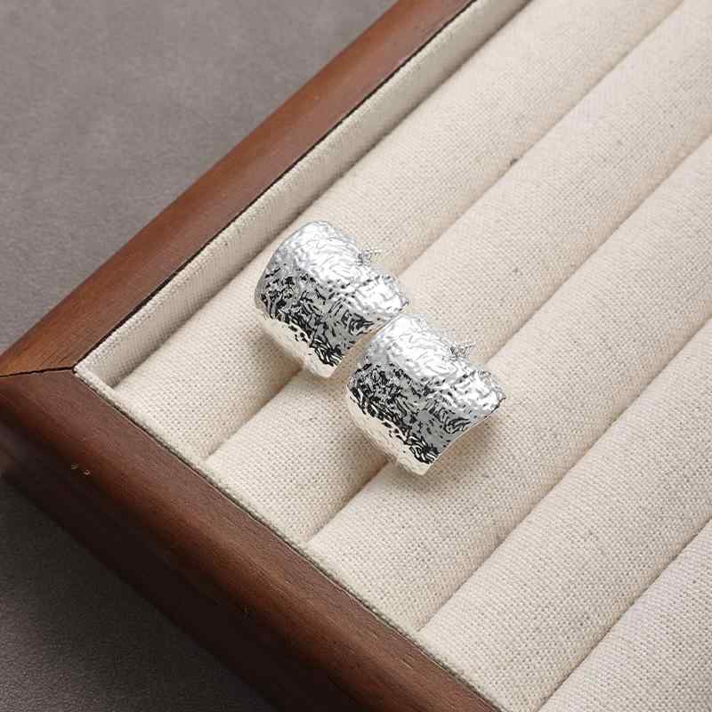 イヤリング レディース 秋冬 シルバー 卷叶 ハンマーー 小さめ 個性的 電気メッキ加工