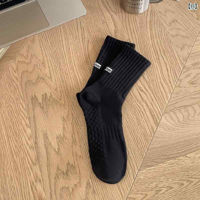 靴下 メンズ 無地 かかと 英語 刺繍 リラックス 中丈 ソックス フットマッサージ シンプル 黒 白 男性用