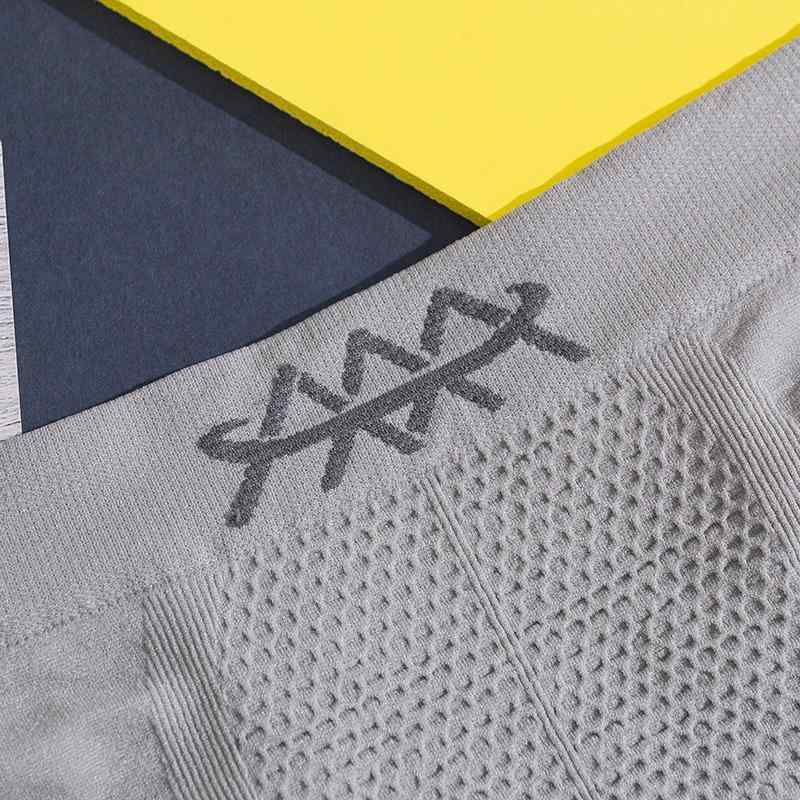 メンズ ボクサーパンツ 吸湿速乾 通気性 無縫製 男性用 下着 中腰 伸縮性 快適(x3)