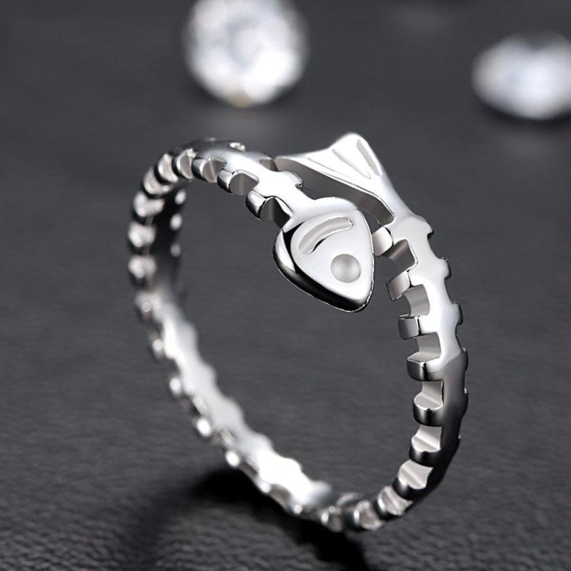 指輪 レディース 小指 シルバー925 魚 モチーフ 森ガール 調節可能 かわいい シンプル エレガント 女性..