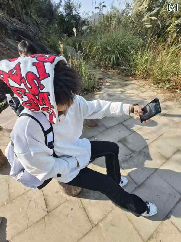 アメリカン ストリート 全面 プリント メンズ フード 付き スウェット オーバー サイズで ゆったり ホワイトと グレーな ジャケット(4)