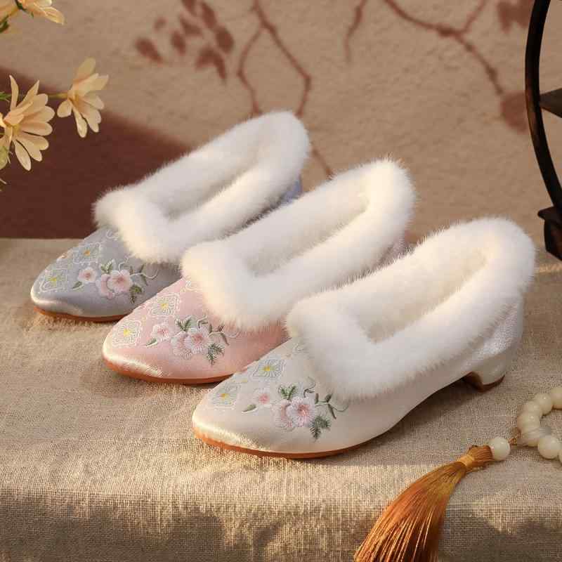靴 レディース 冬 加絨 保暖 刺繍 花柄 古風 緞子 漢服 国風 布靴 ミドルヒール スリッポン 普段使い かわいい 米白 ピンク 海藍色