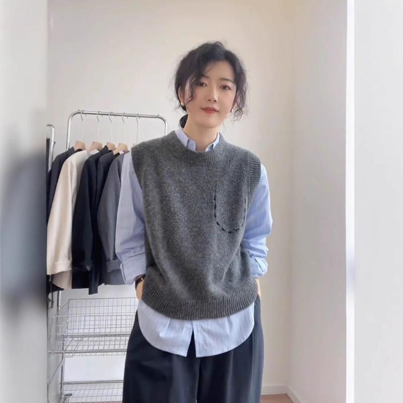 ニットベスト レディース 秋冬 グレー ラウンドネック ウール ノースリーブ セーター 重ね着 あったか 防寒 トップス 普段使い お出かけ